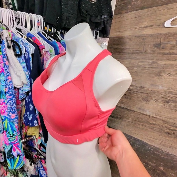 Layers Coral Sports Bra for Women - Picture 2 of 7